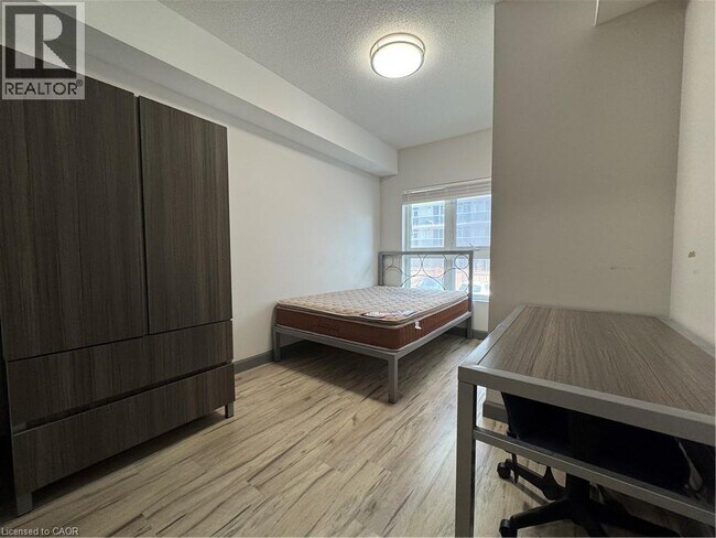 Building Photo - 258B SUNVIEW Street Unit# 291