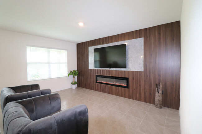Building Photo - 8341 Ender Hls Dr
