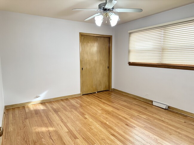 Building Photo - 4553 N Osage Ave