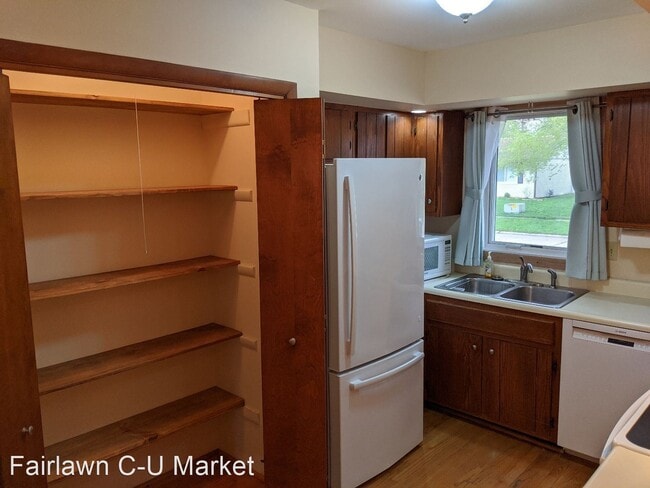 Building Photo - 3 br, 2 bath House - 1808 Sadler Dr.