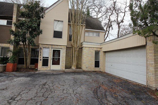 Building Photo - 2218 Par Ln