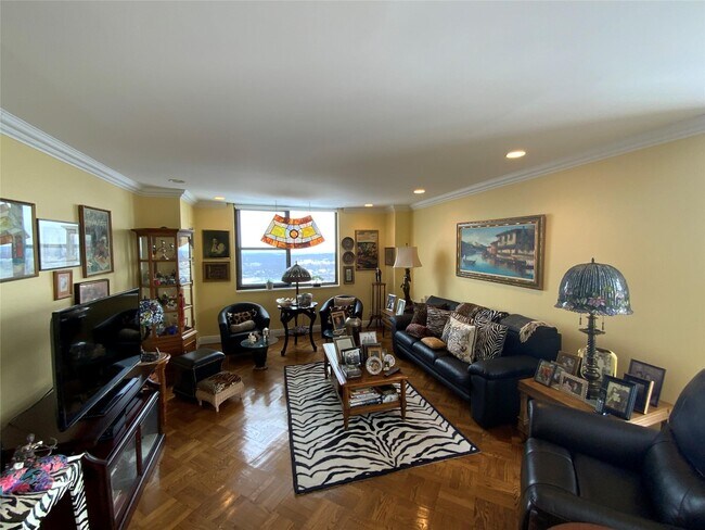 Foto del edificio - 27110 Grand Central Pkwy