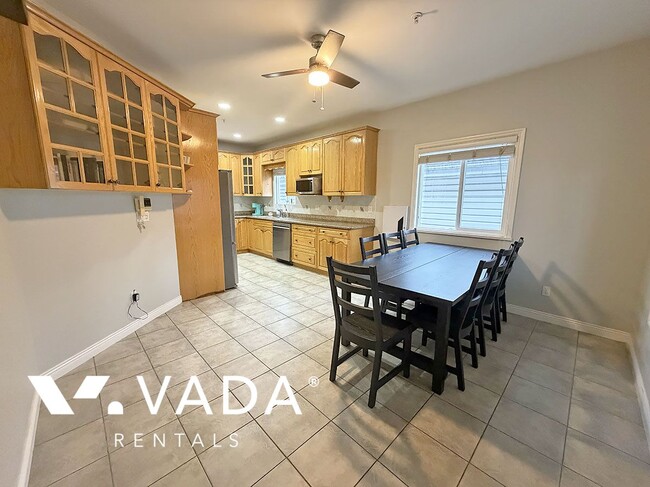 Building Photo - 759 E 51st Ave