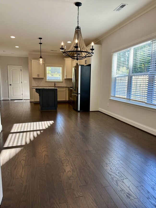 Building Photo - 2090 Springfield Dr