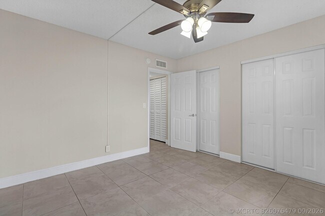 Foto del edificio - 520 NE 45th St