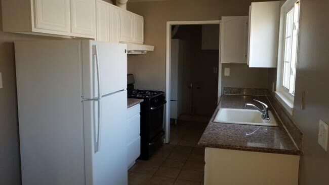 Building Photo - 4 bedroom in San Leandro CA 94578