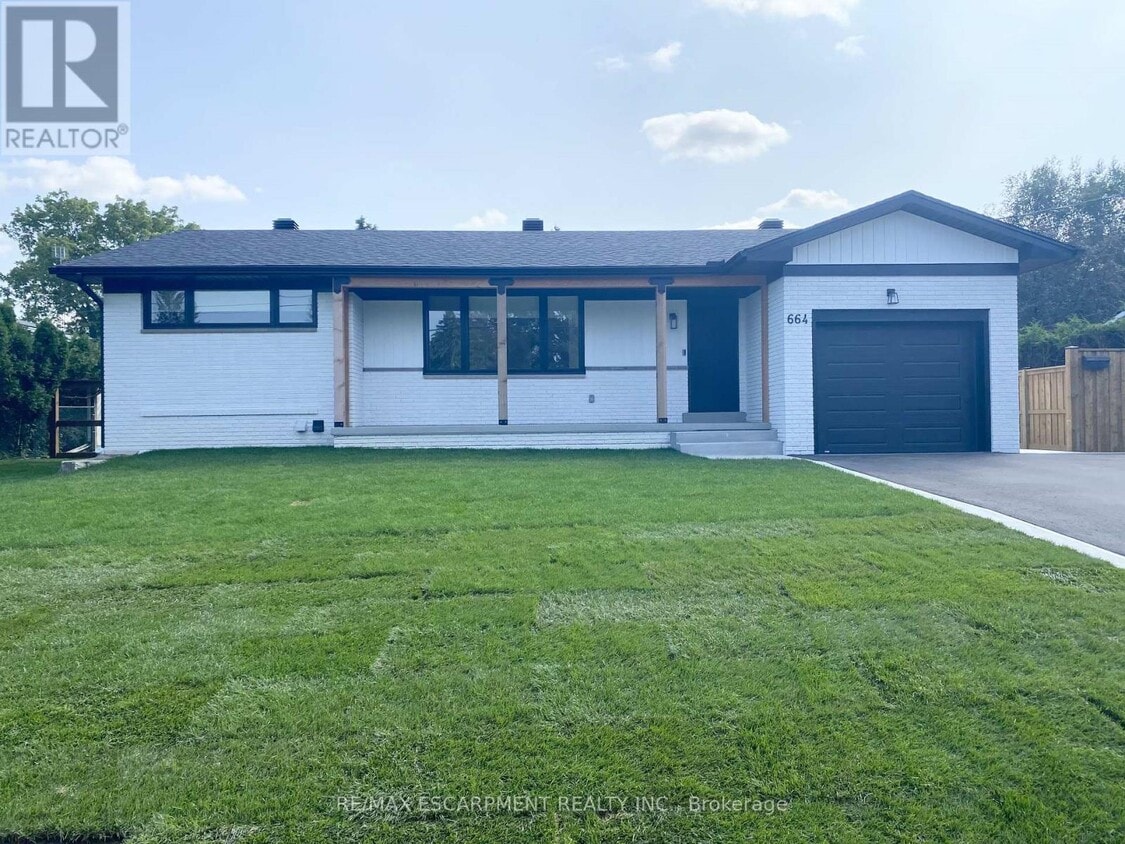 Photo principale - 664 Hiawatha Blvd