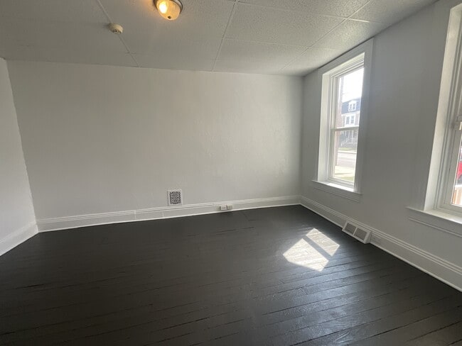 Foto del edificio - 275 W Jackson St