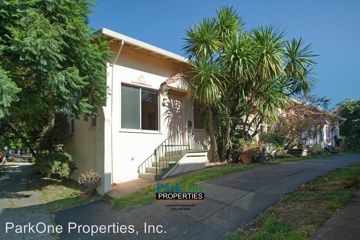 Primary Photo - 2435 Jefferson Ave