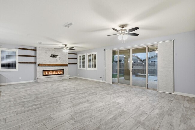 Foto del edificio - 23111 Via Del Oro