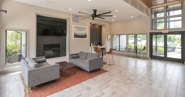 Foto del edificio - Residences at Glenview Reserve Apartment Homes