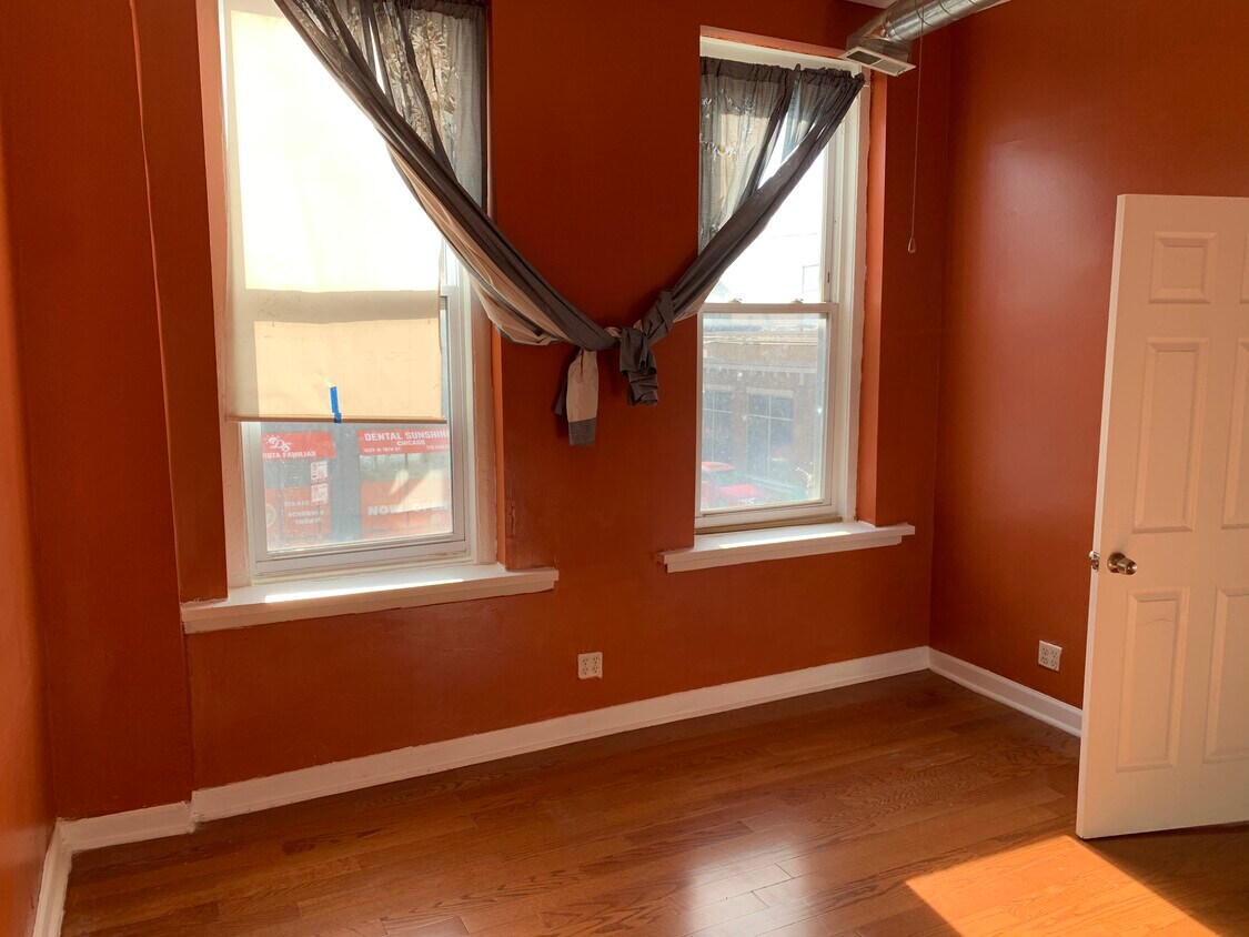 Primary Photo - 1610 W 18th St