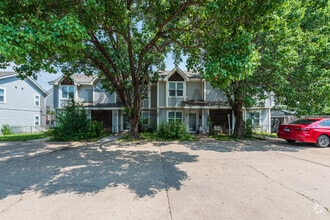 Building Photo - 7206-4 W Douglas Ave