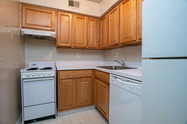 Foto del edificio - 4513 MacArthur Blvd NW