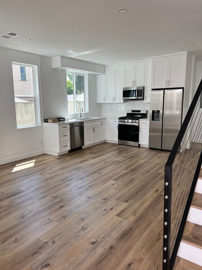 Building Photo - 1163 S Crescent Heights Blvd