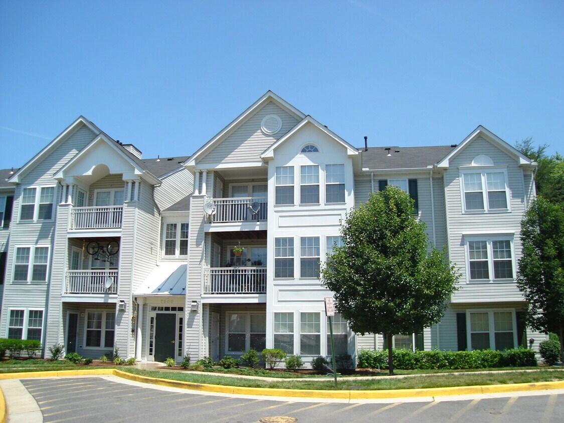 Foto principal - *SUPER BRIGHT UPGRADED CONDO!*