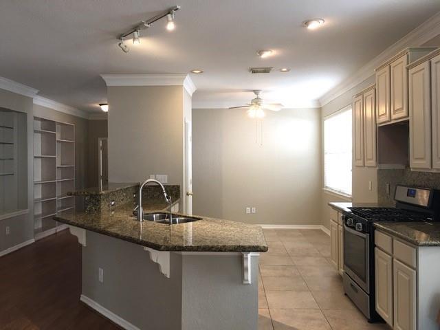 Building Photo - 15607 Tylermont Dr