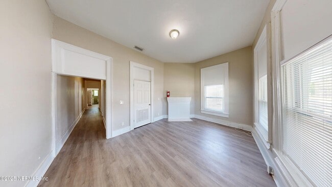 Building Photo - 2328 Moncrief Rd