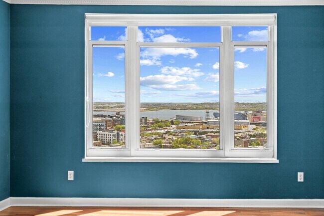Foto del edificio - 100 Harborview Dr