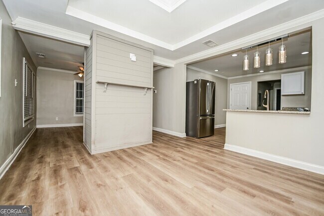 Building Photo - 1315 Dorsey St SW
