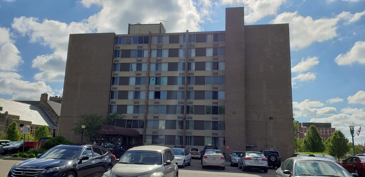 Primary Photo - 200 High Ave SW