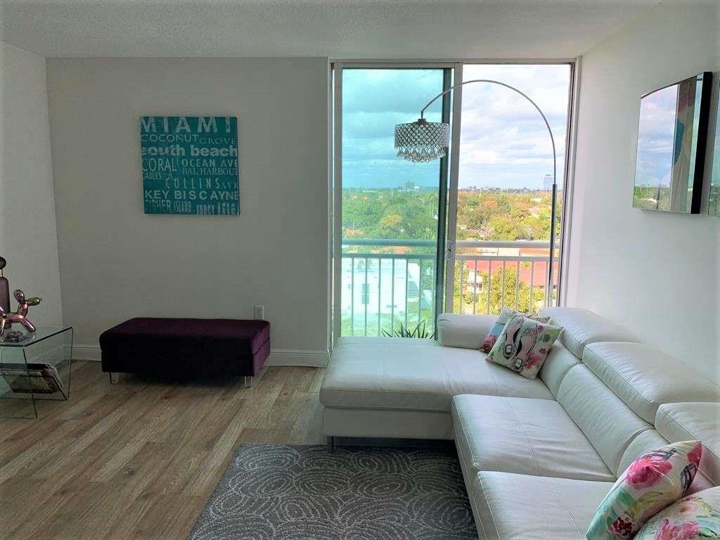 Foto principal - 3000 Coral Way