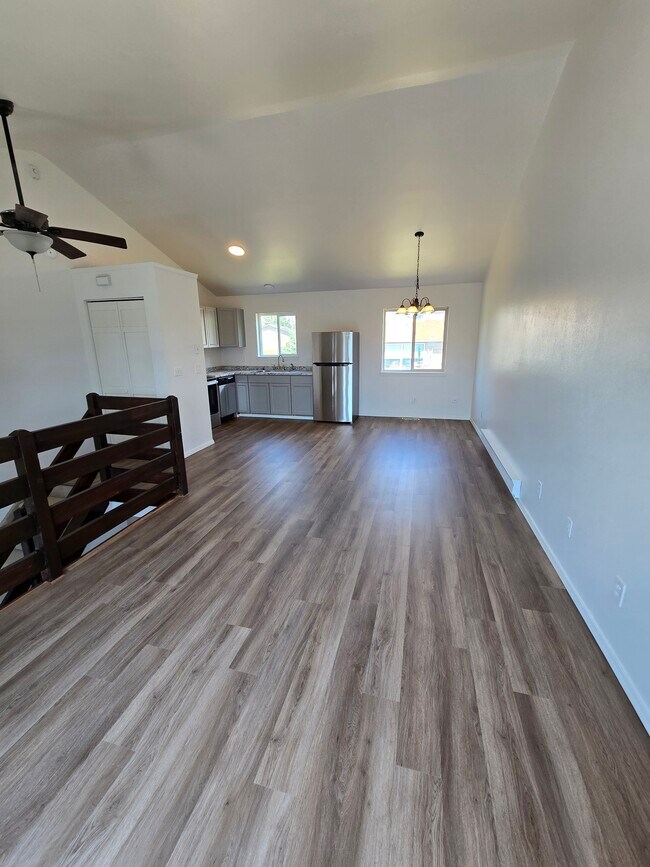Foto del edificio - 540 Forest Edge Rd
