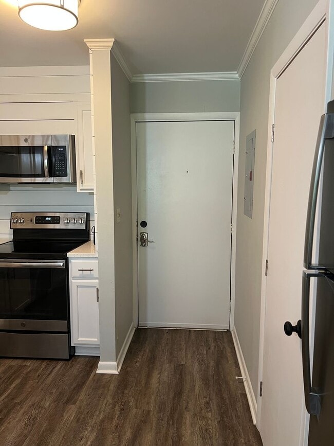 Foto del edificio - Walk to the Beach! Beautifully Remodeled/Furnished Fiddler's Cove