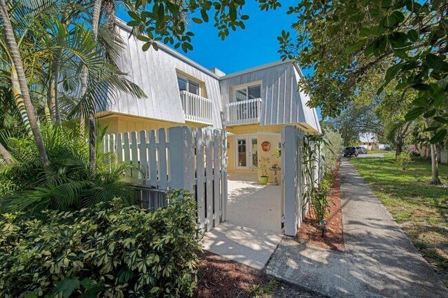 Building Photo - 141 E Riverside Drive 11c Jupiter Fl 33469