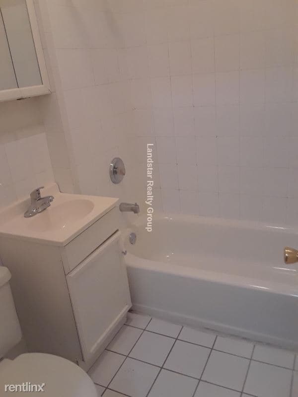 Building Photo - 2 br, 1 bath Apartment - 726 W Barry Ave