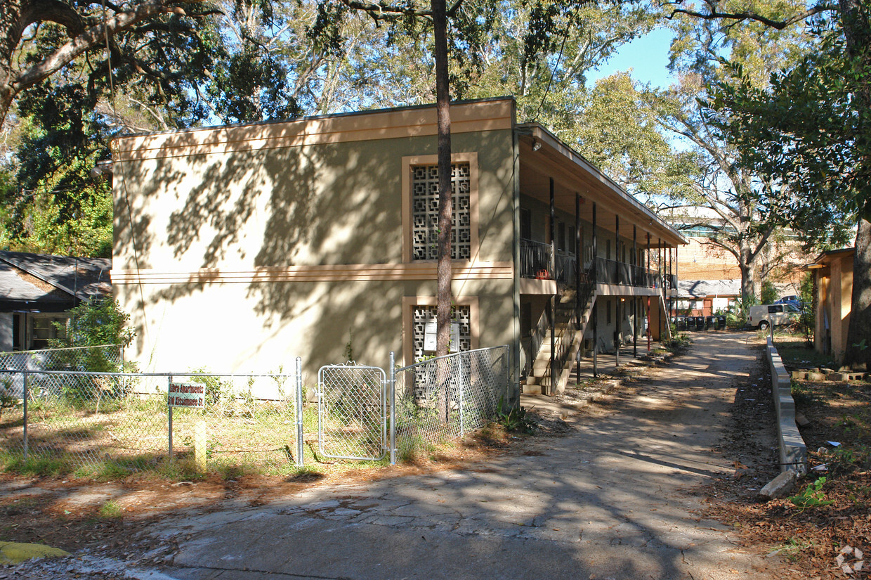 Building Photo - Kissimmee Gardens Apartments