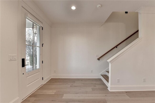 Building Photo - 435 Mayfair Ct