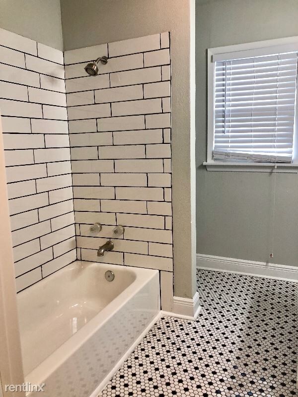 Building Photo - 2 br, 1 bath House - 710 West Dr