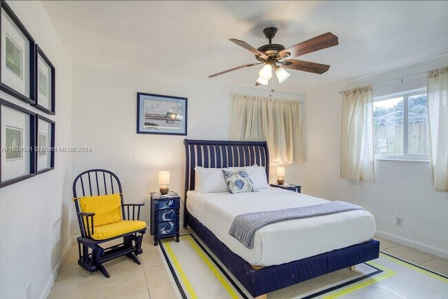 Foto del edificio - 1682 NE 56th Ct