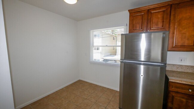 Foto del edificio - 2nd Floor 1 bedroom 1 bath apartment in PB - 1 CAR GARAGE
