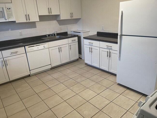 Photo - Clean and spacious 1 bed in Union Sq  1Free month, Laundry, Utilities Inc House