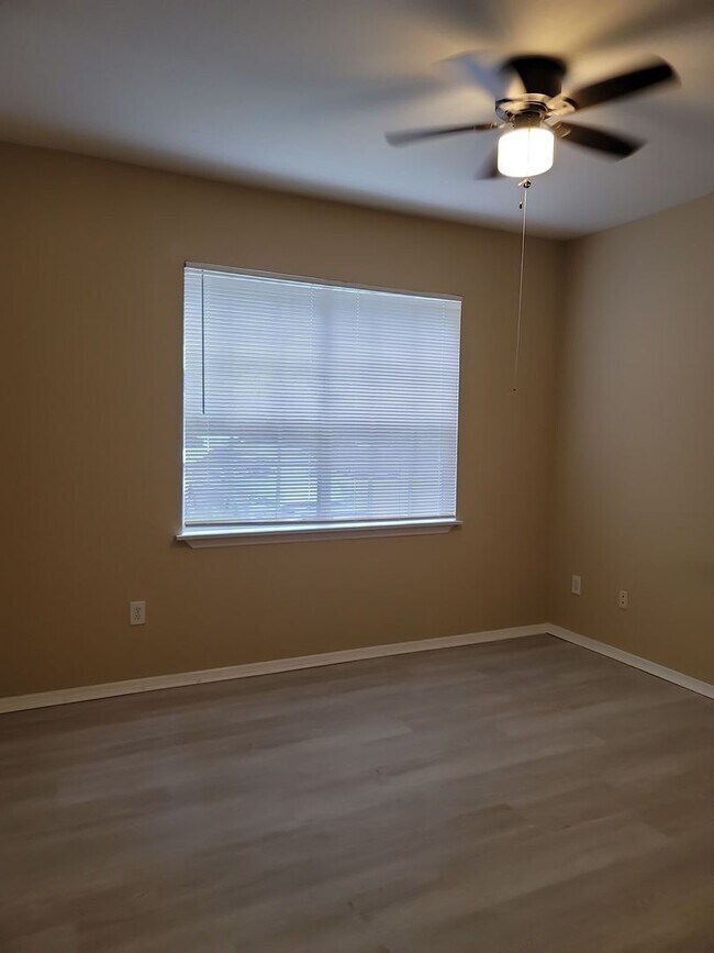 Building Photo - The Preserve at Temple Terrace