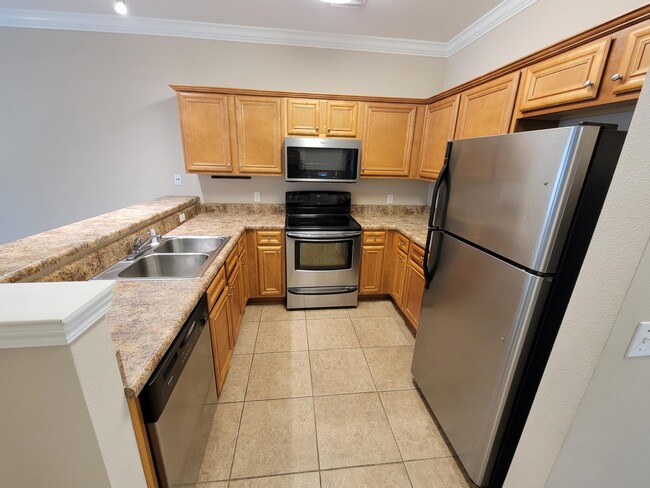 Building Photo - 2196 Hadleigh Hills Ct