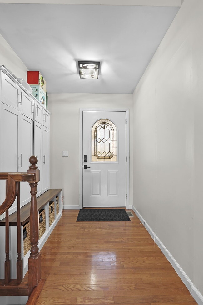 Building Photo - 814 Cone Flower Dr