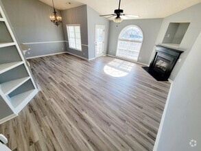 Building Photo - 3477 Forestdale Dr