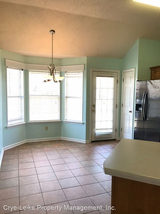 Building Photo - 3 br, 2 bath House - 8373 Clubview Drive