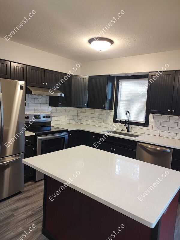 Foto del edificio - 8512 N Pomona Ave