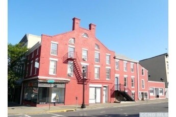Foto principal - 624 Warren St