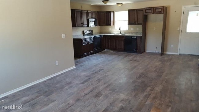 Building Photo - 4 br, 2 bath House - 4121 W Zoo Blvd