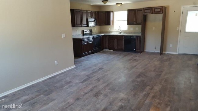 Foto del edificio - 4 br, 2 bath House - 4121 W Zoo Blvd