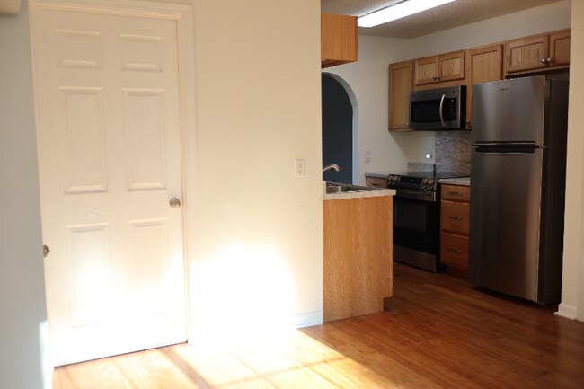 Building Photo - 108 Chapel Dr