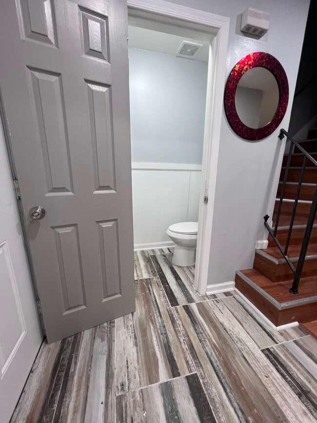 half bath - 5627 Onslow Way