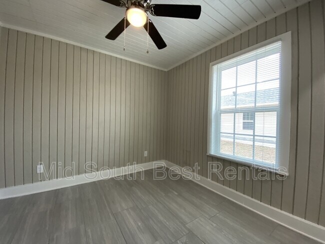 Foto del edificio - 8213 1st St