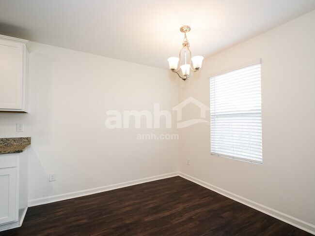 Foto del edificio - 7128 Cameron Trace Dr