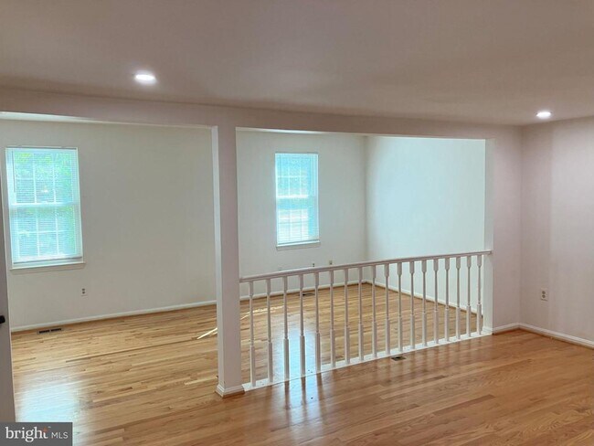 Building Photo - 10195 Valentino Dr